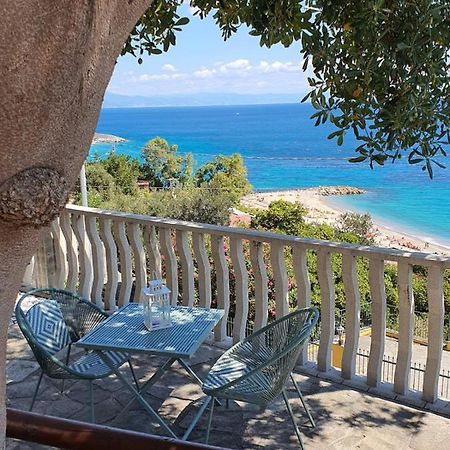 Апартаменти Una Finestra Sul Mare Monolocale Берджеджі Екстер'єр фото