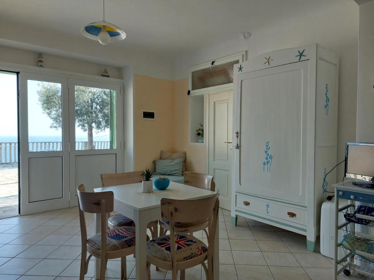 Апартаменти Una Finestra Sul Mare Monolocale Берджеджі Екстер'єр фото
