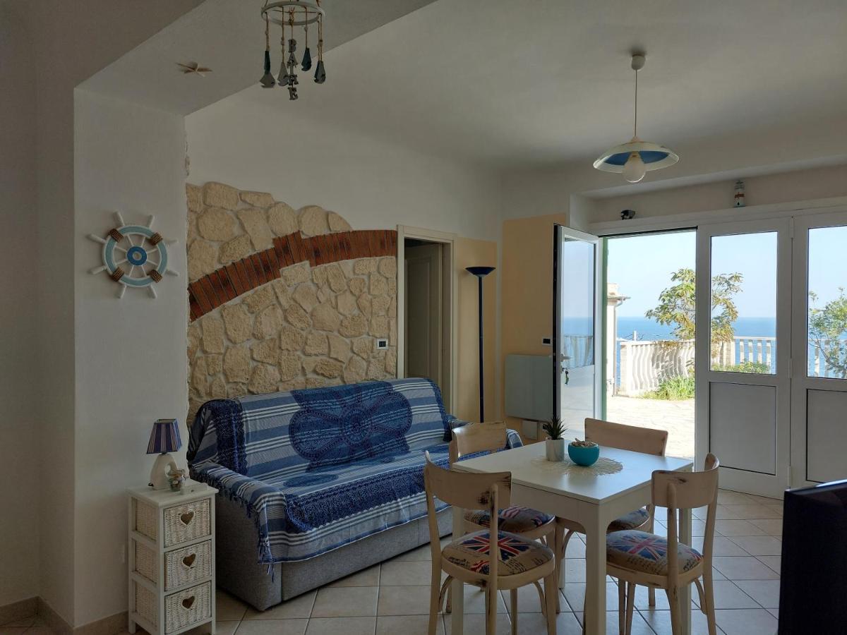 Апартаменти Una Finestra Sul Mare Monolocale Берджеджі Екстер'єр фото