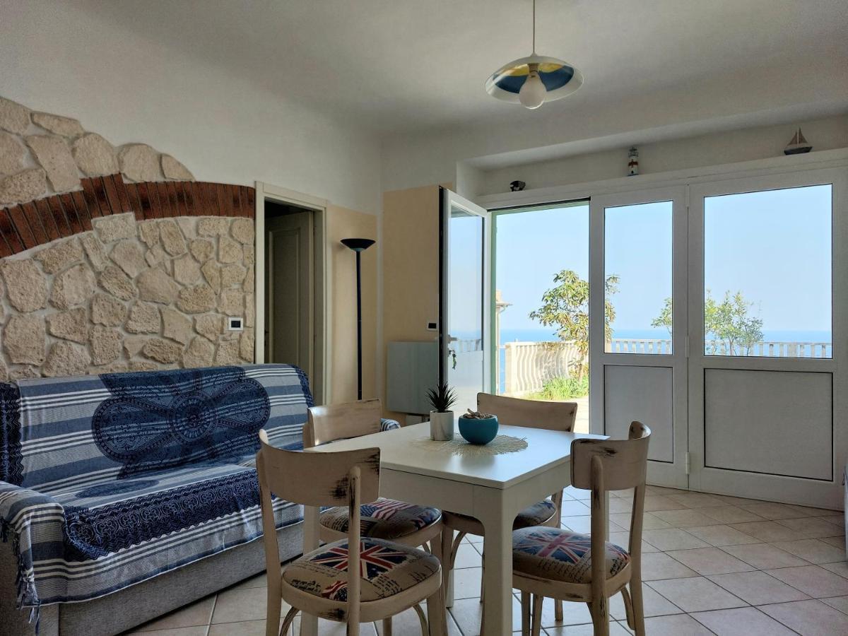 Апартаменти Una Finestra Sul Mare Monolocale Берджеджі Екстер'єр фото